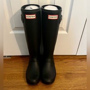 Hunter tall rain boots, packable, size 7